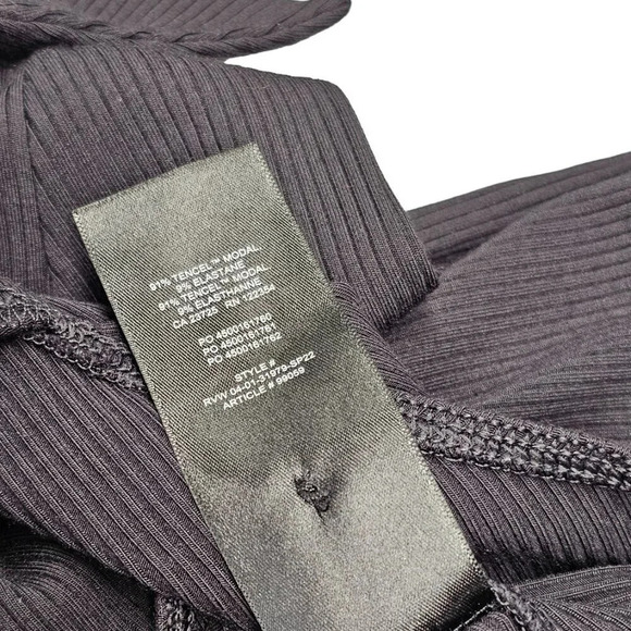 Aritzia Wilfred Long Sleeve V-Neck Ribbed  Collared Bodysuit Size XS Black - Picture 8 of 8